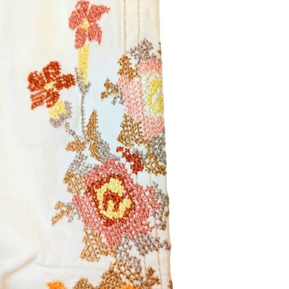 Y2K Capris Women's Sz 3 Ivory Cross Stitch Hand Enbroidered Floral Boho Festival - Picture 4 of 16